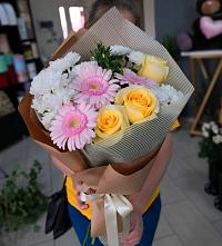 Букет цветов из:  Герберы, Розы и Хризантемы в Софьино